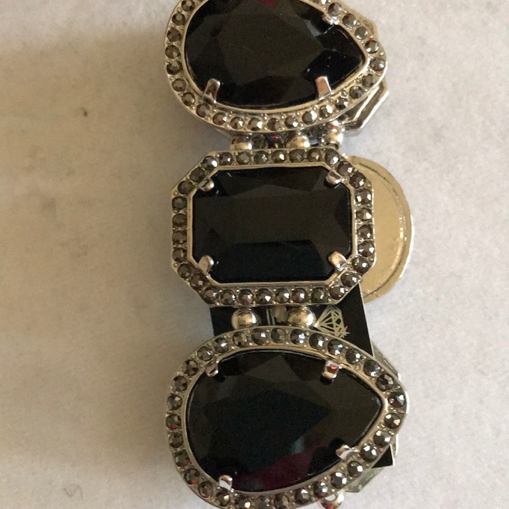 Jewelry - Picture 3 of 6